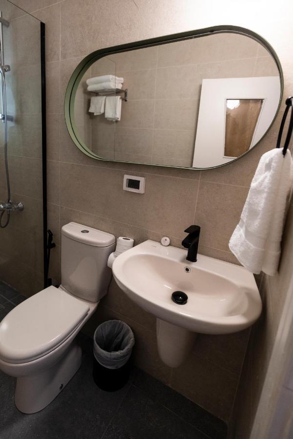 Julia'S Hotel Suites Amman Exterior photo